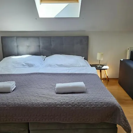 V Zlatej Ulicke Apartament *