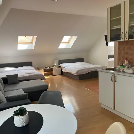 V Zlatej Ulicke Apartament *