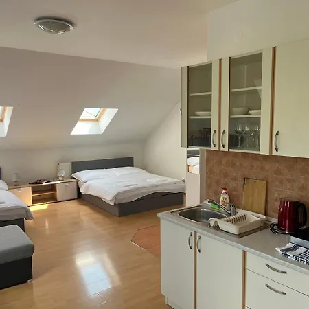 V Zlatej Ulicke Apartament *