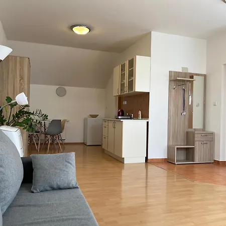 V Zlatej Uličke Apartamento